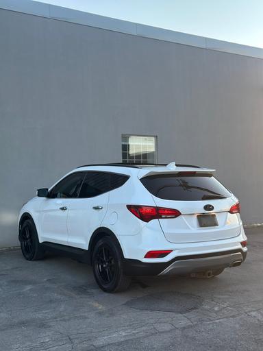 Hyundai Santa Fe 2018 - Thumbnail 3