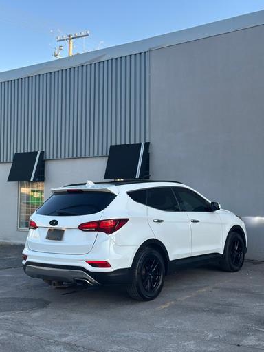Hyundai Santa Fe 2018 - Thumbnail 4