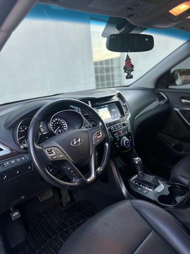 Hyundai Santa Fe 2018 - Thumbnail 8