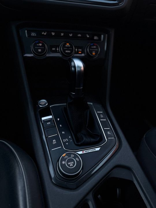 Volkswagen Tiguan 2018 - Image 14