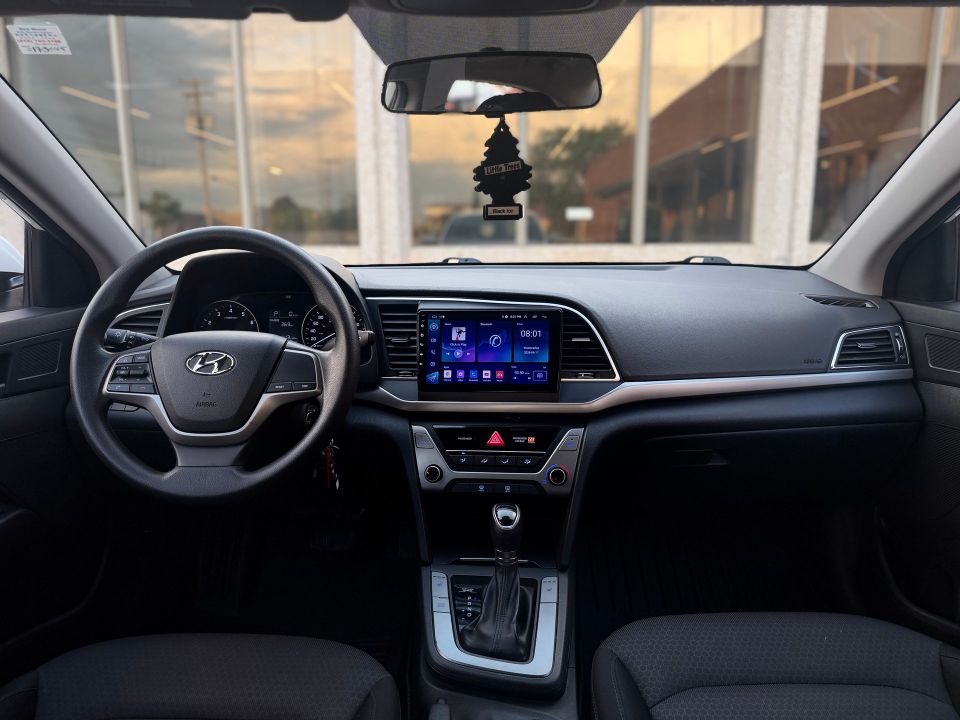 Hyundai Elantra 2018 - Image 9