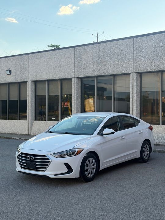 Hyundai Elantra 2018 - Image 2