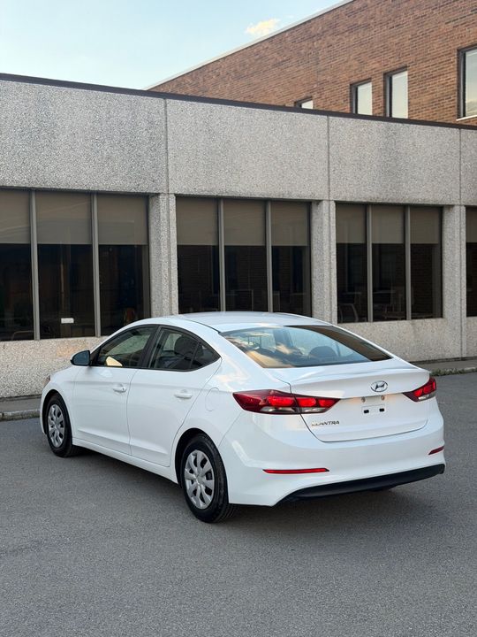 Hyundai Elantra 2018 - Image 8