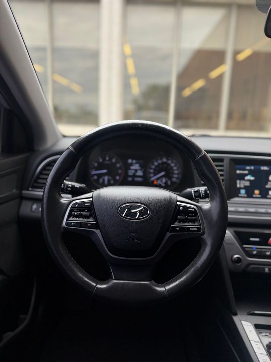 Hyundai Elantra 2018 - Image 16