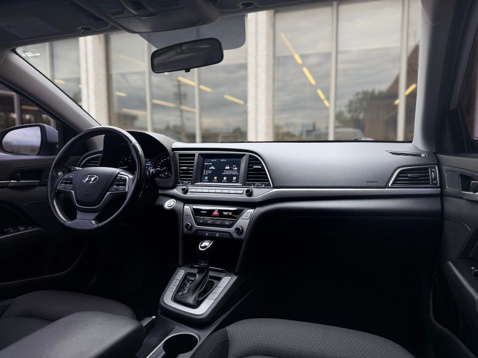 Hyundai Elantra 2018 - Image 19