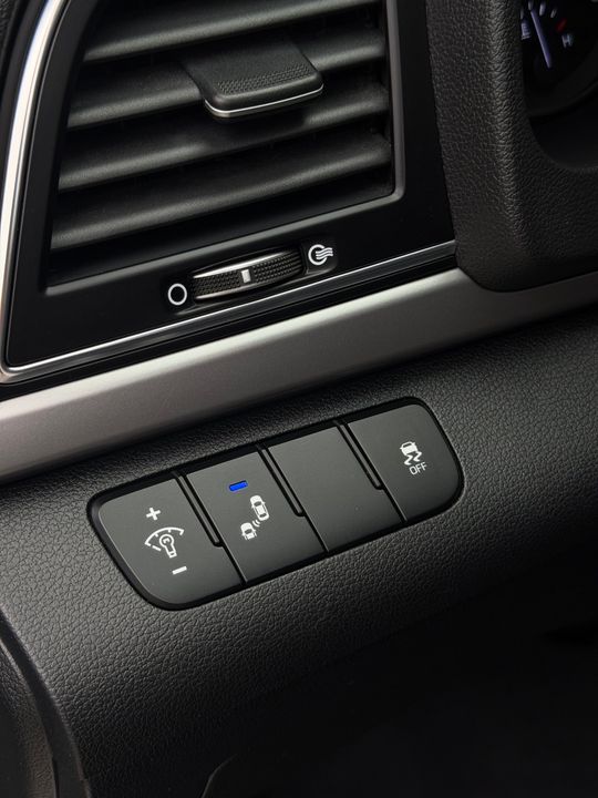 Hyundai Elantra 2018 - Image 10