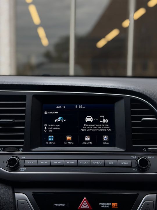 Hyundai Elantra 2018 - Image 14