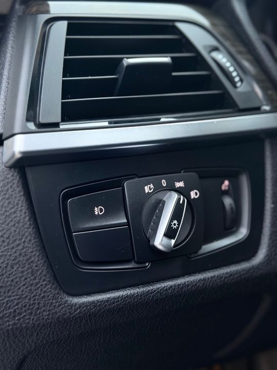 BMW 328i 2013 - Image 19