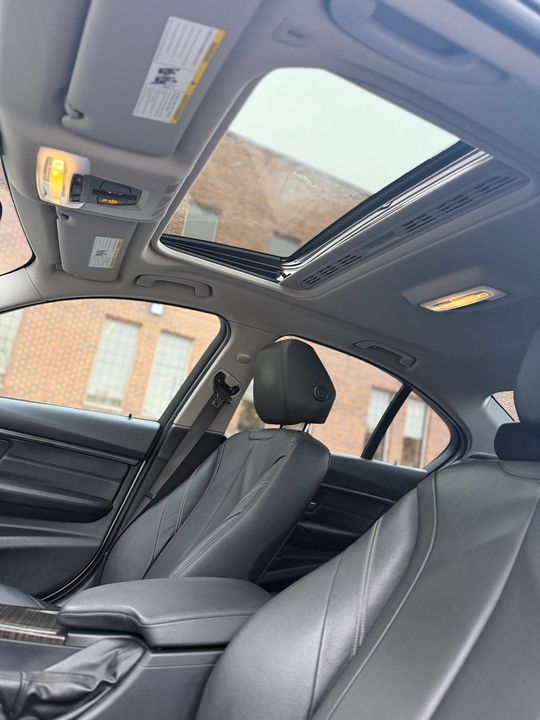 BMW 328i 2013 - Image 11