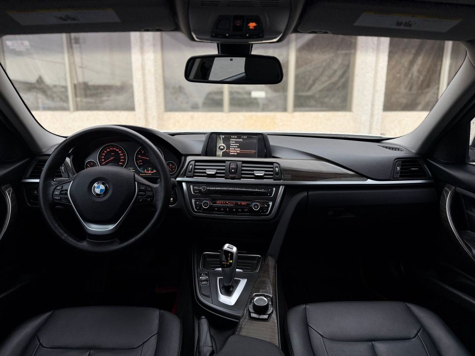 BMW 328i 2013 - Image 12