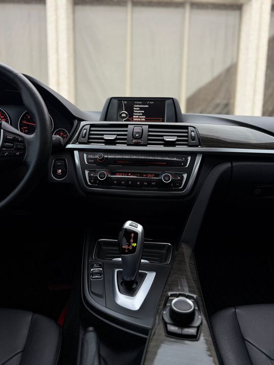 BMW 328i 2013 - Image 14