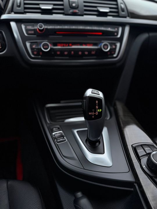BMW 328i 2013 - Image 15
