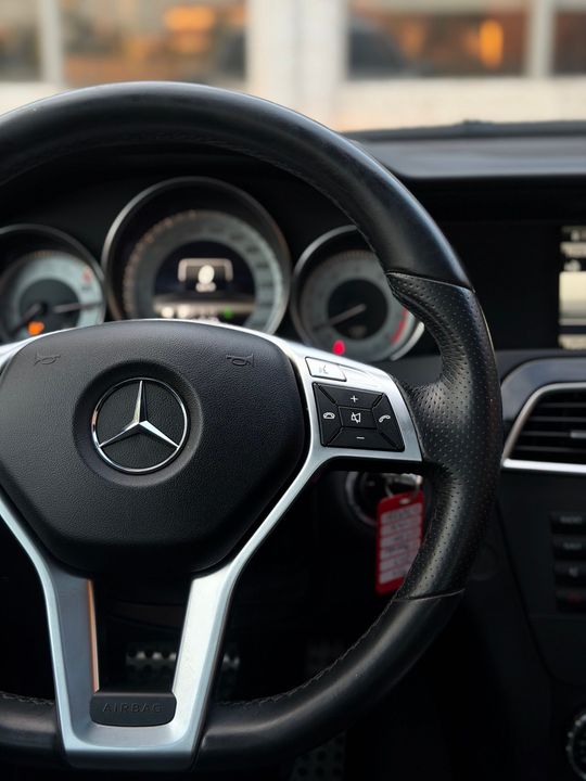 Mercedes-Benz C 300 2013 - Image 18