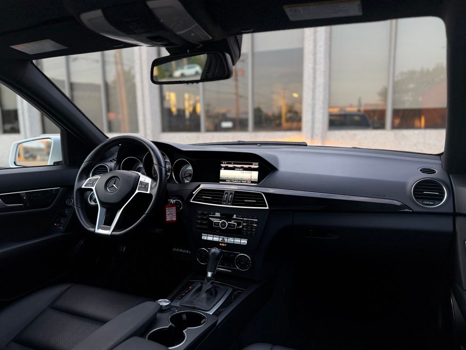 Mercedes-Benz C 300 2013 - Image 20