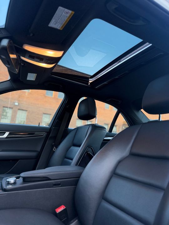 Mercedes-Benz C 300 2013 - Image 11