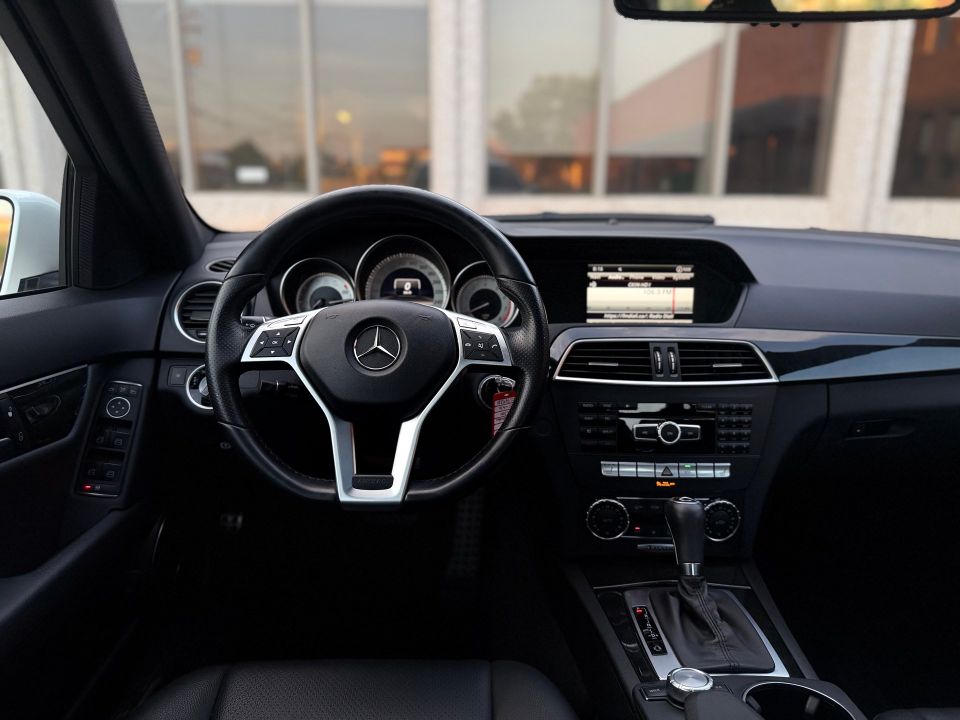 Mercedes-Benz C 300 2013 - Image 15