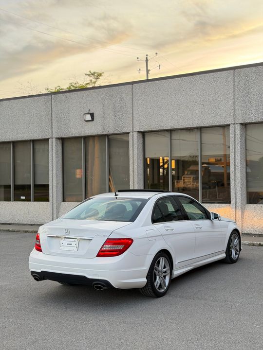 Mercedes-Benz C 300 2013 - Image 8